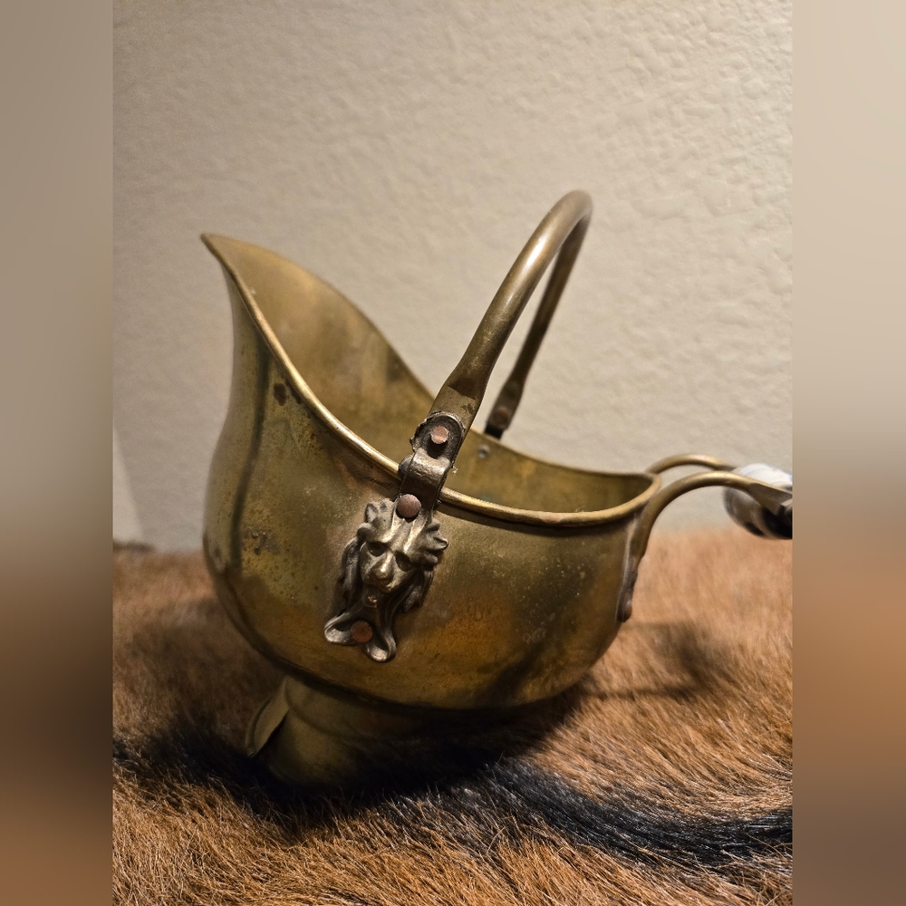 Antique Brass Coal Scuttle With Ceramic Handle - Picture 3 of 9